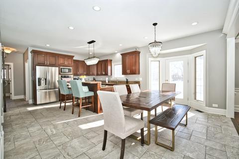 639 Hamilton Ct, Bartlett, IL 60103 photo 9