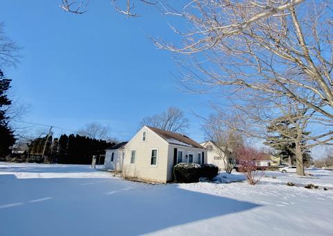 240 S Lyle Ave, Elgin, IL 60123 photo 4