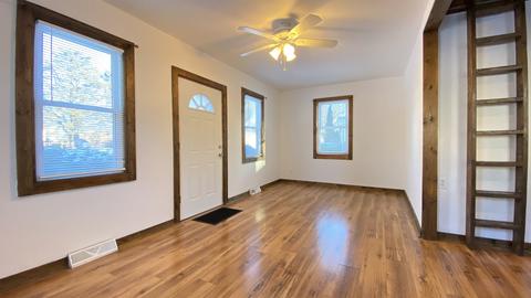 240 S Lyle Ave, Elgin, IL 60123 photo 8