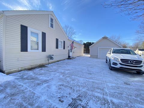 240 S Lyle Ave, Elgin, IL 60123 photo 3
