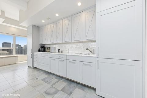 30 E Huron St #5602, Chicago, IL 60611 photo 8
