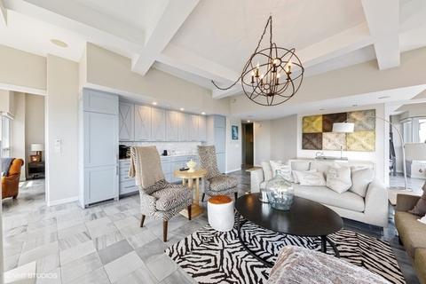 30 E Huron St #5602, Chicago, IL 60611 photo 7