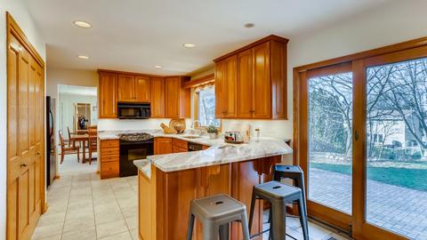 1020 Freeman Rd, Hoffman Estates, IL 60192 photo 10