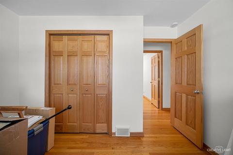 137 Cherry St, Roselle, IL 60172 photo 8