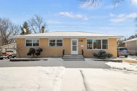 137 Cherry St, Roselle, IL 60172 photo 1