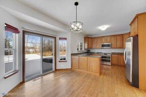 698 Deer Ln, Sleepy Hollow, IL 60118 photo 2