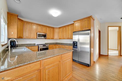 698 Deer Ln, Sleepy Hollow, IL 60118 photo 3