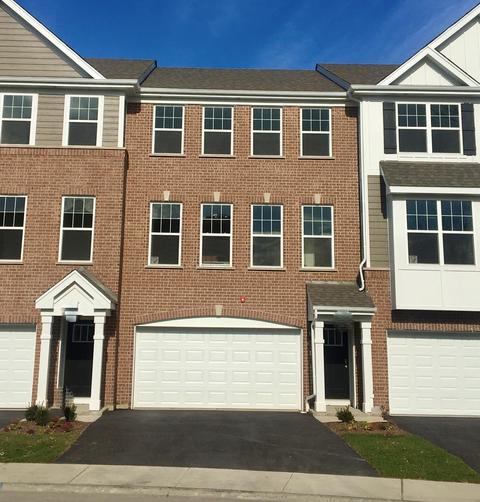 11 Grey Wolf Dr, Wheeling, IL 60090 photo 1