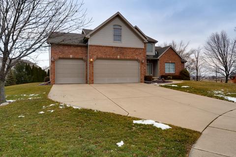 10 Chloe Ct, Bloomington, IL 61704 photo 2