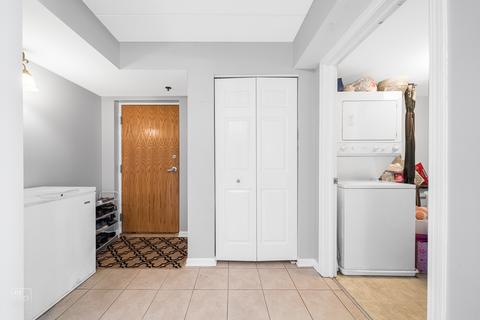 8010 River Walk Dr #2D, Lyons, IL 60534 photo 7