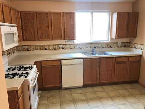 818 Symphony Dr, Aurora, IL 60504 photo 4