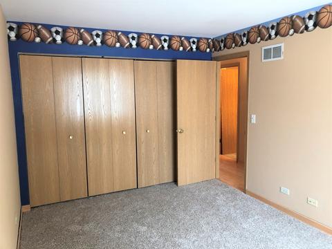 818 Symphony Dr, Aurora, IL 60504 photo 8