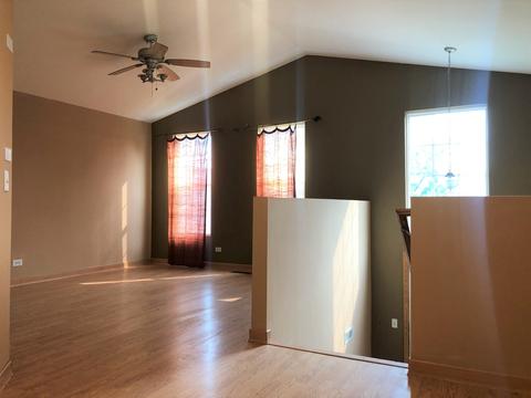 818 Symphony Dr, Aurora, IL 60504 photo 3