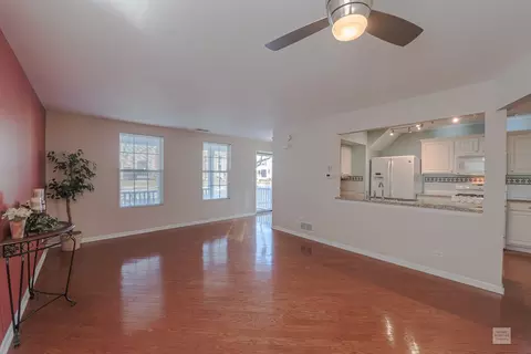 965 Symphony Dr, Aurora, IL 60504 photo 6