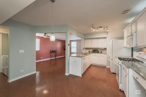 965 Symphony Dr, Aurora, IL 60504 photo 9