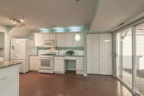 965 Symphony Dr, Aurora, IL 60504 photo 8