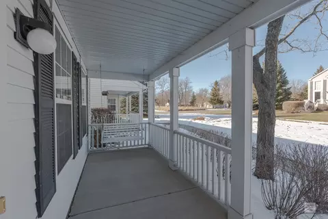 965 Symphony Dr, Aurora, IL 60504 photo 3
