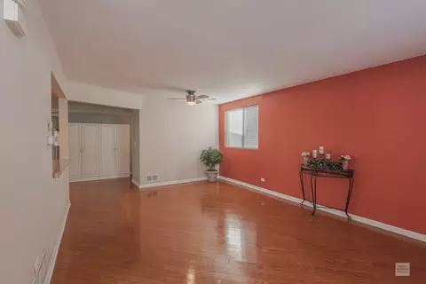 965 Symphony Dr, Aurora, IL 60504 photo 5