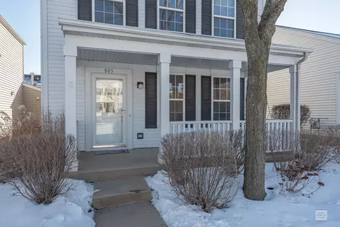 965 Symphony Dr, Aurora, IL 60504 photo 2