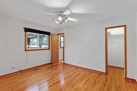 35 Bradley Ln, Hoffman Estates, IL 60169 photo 13