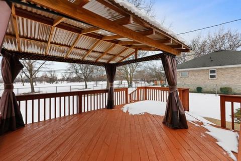 35 Bradley Ln, Hoffman Estates, IL 60169 photo 18