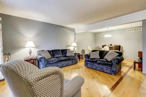 1972 Haddam Pl, Hoffman Estates, IL 60169 photo 3