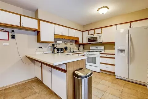 1972 Haddam Pl, Hoffman Estates, IL 60169 photo 8