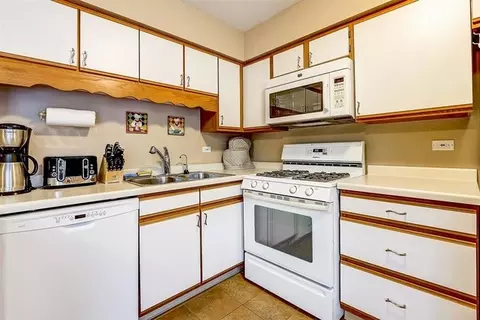 1972 Haddam Pl, Hoffman Estates, IL 60169 photo 9
