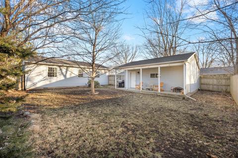 617 Castleton Dr, Champaign, IL 61821 photo 5