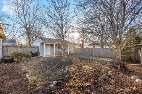 617 Castleton Dr, Champaign, IL 61821 photo 29