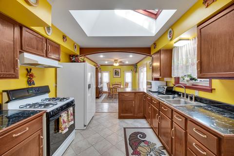 7321 S Roberts Rd, Bridgeview, IL 60455 photo 6