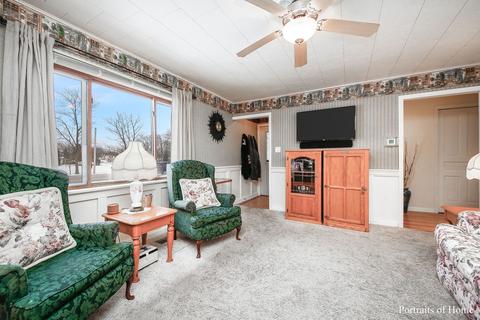 1020 Ash Rd, Hoffman Estates, IL 60169 photo 4
