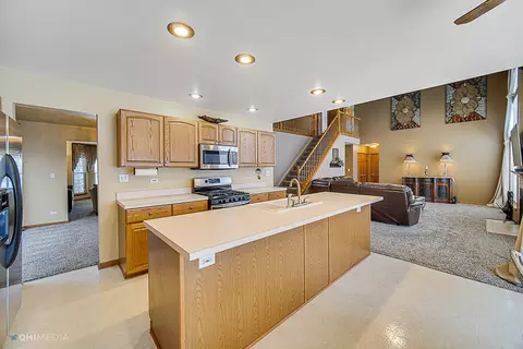 2225 Barrett Dr, Algonquin, IL 60102 photo 9