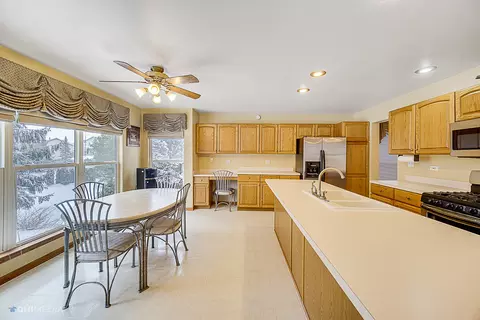 2225 Barrett Dr, Algonquin, IL 60102 photo 10