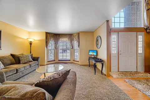 2225 Barrett Dr, Algonquin, IL 60102 photo 6