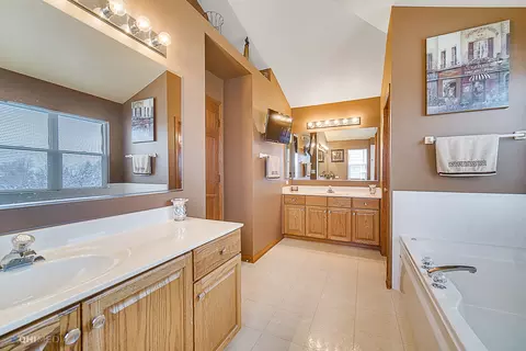 2225 Barrett Dr, Algonquin, IL 60102 photo 19