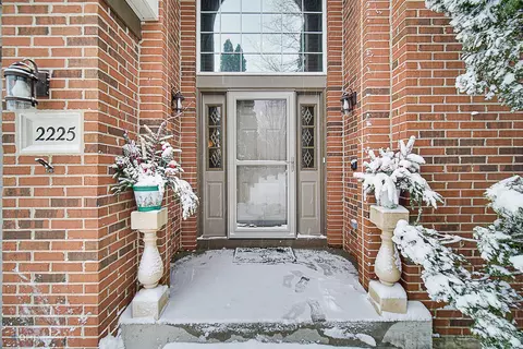2225 Barrett Dr, Algonquin, IL 60102 photo 2