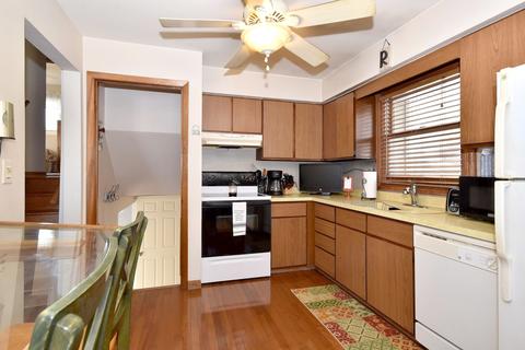 578 N Adele St, Elmhurst, IL 60126 photo 9