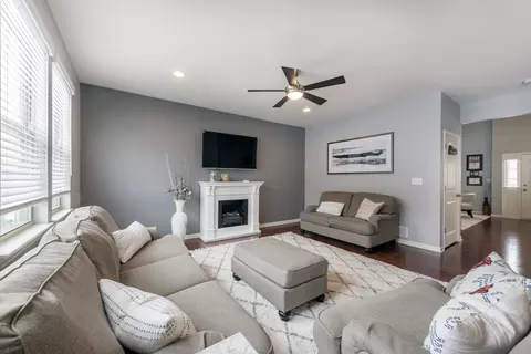 3471 Gallant Fox Dr, Elgin, IL 60124 photo 7