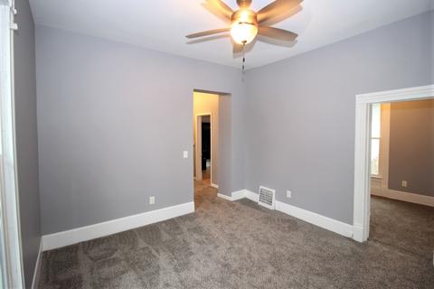 704 W Macarthur Ave, Bloomington, IL 61701 photo 14