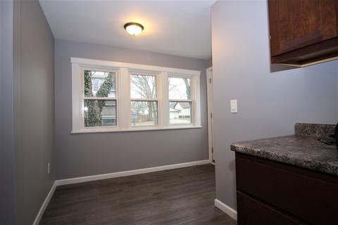 704 W Macarthur Ave, Bloomington, IL 61701 photo 4