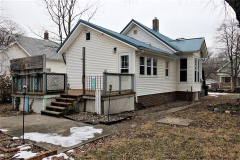 704 W Macarthur Ave, Bloomington, IL 61701 photo 3