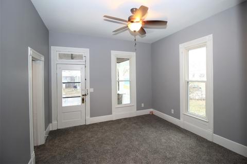 704 W Macarthur Ave, Bloomington, IL 61701 photo 13