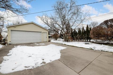 962 W Grant Dr, Des Plaines, IL 60016 photo 23