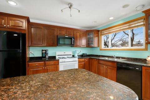 962 W Grant Dr, Des Plaines, IL 60016 photo 4
