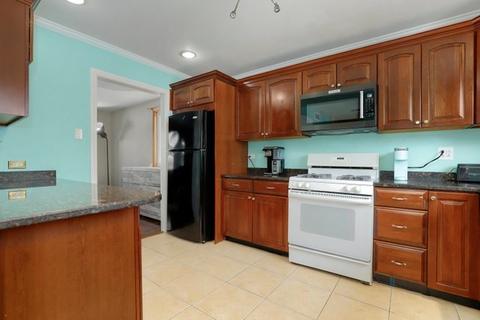 962 W Grant Dr, Des Plaines, IL 60016 photo 3