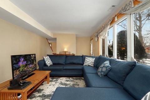 962 W Grant Dr, Des Plaines, IL 60016 photo 9