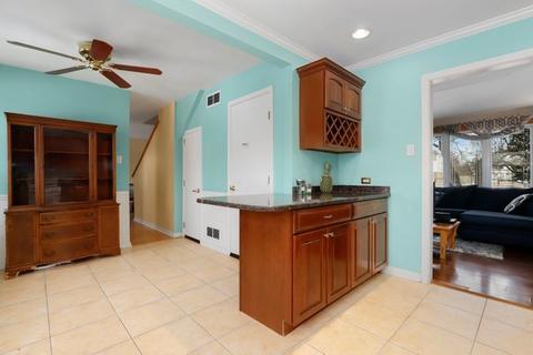 962 W Grant Dr, Des Plaines, IL 60016 photo 6