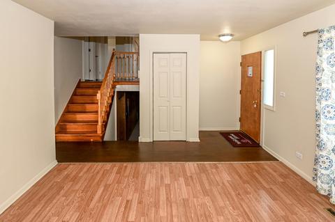 2133 Westview Dr, Des Plaines, IL 60018 photo 7
