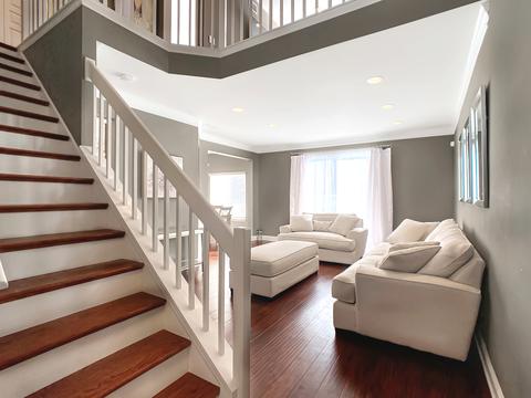 865 Mesa Dr, Elgin, IL 60123 photo 2